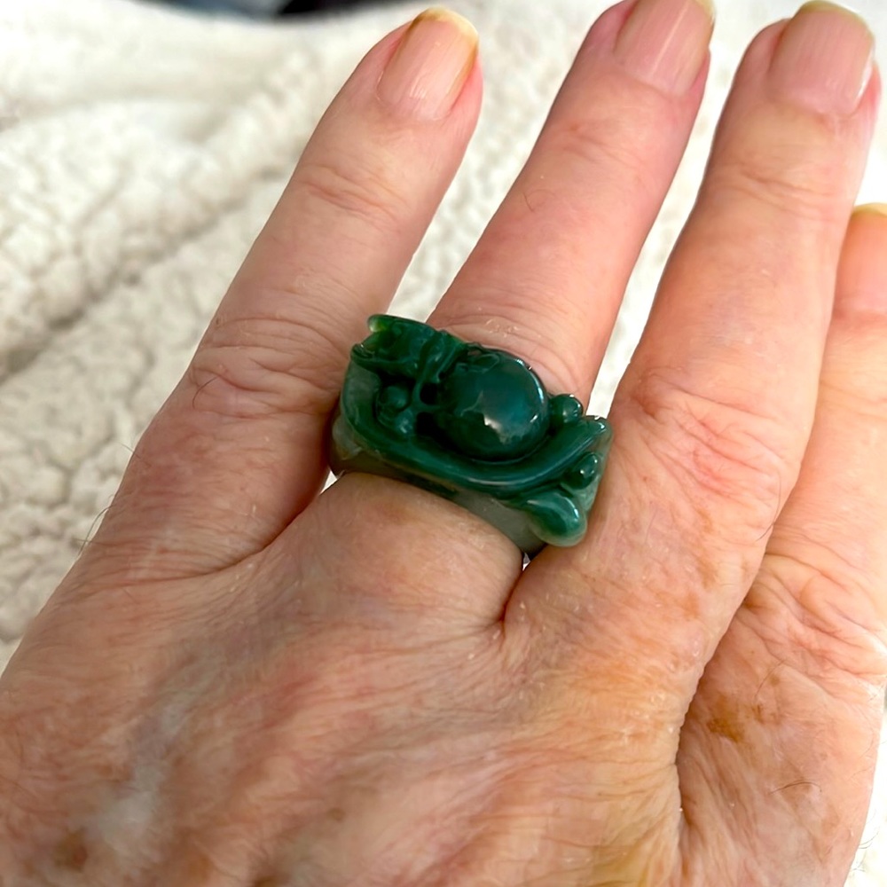 Men’s/Unisex JADEITE green carved Dragon ring in size 11